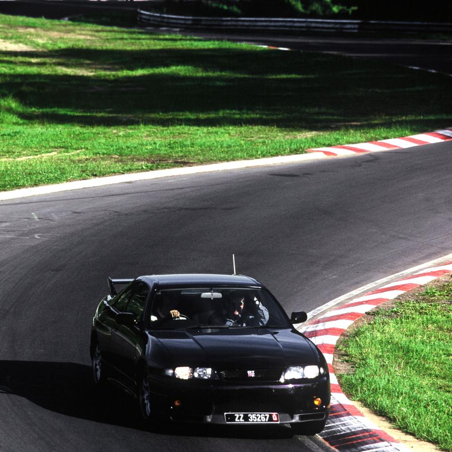  Nissan Skyline GT-R V-spec (BCNR33) 1995 года  (фото 14 из 16)